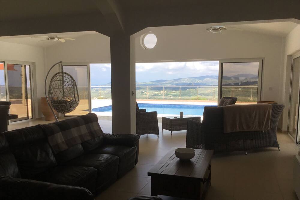 Photo of Livingroom in Stroumpi