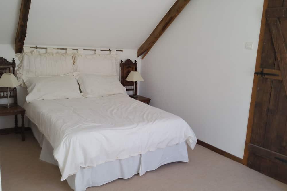 Photo of Bedroom in Saint-Nicolas-du-Pelem