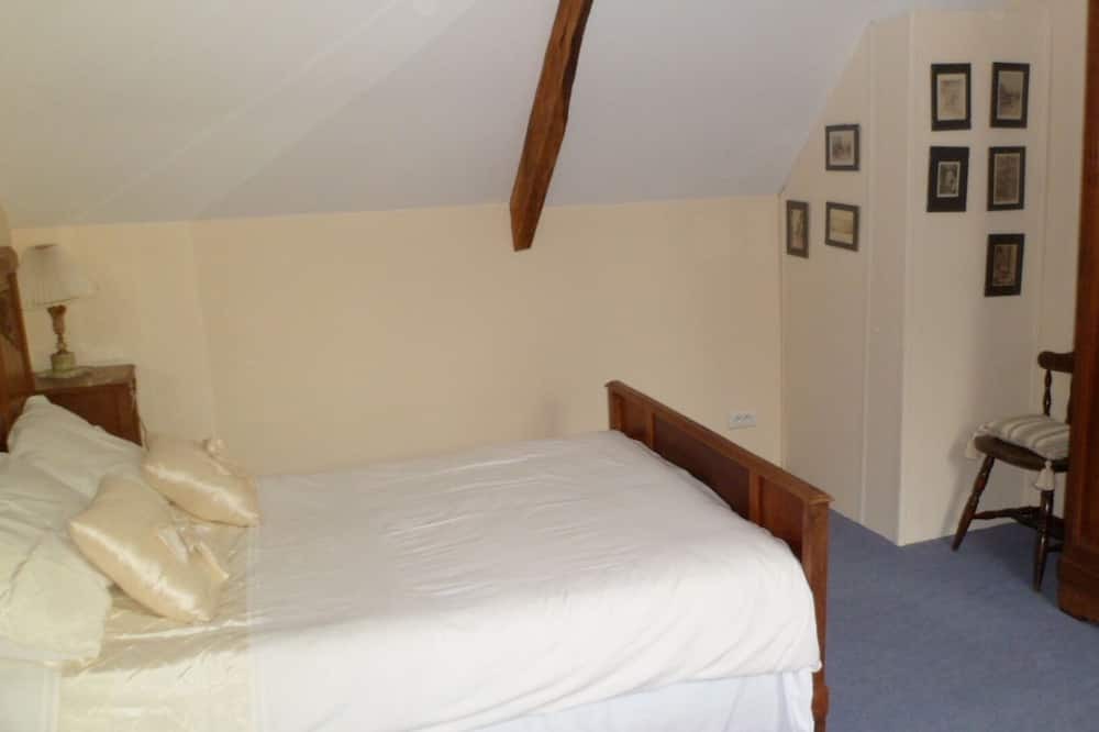 Photo of Bedroom in Saint-Nicolas-du-Pelem