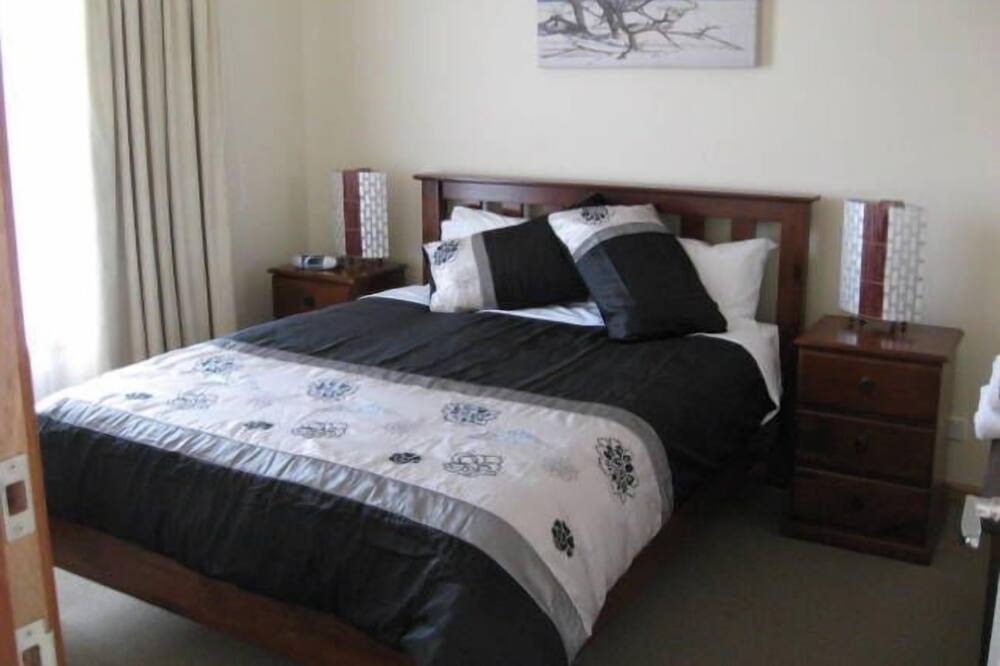 Photo of Bedroom in Largs North