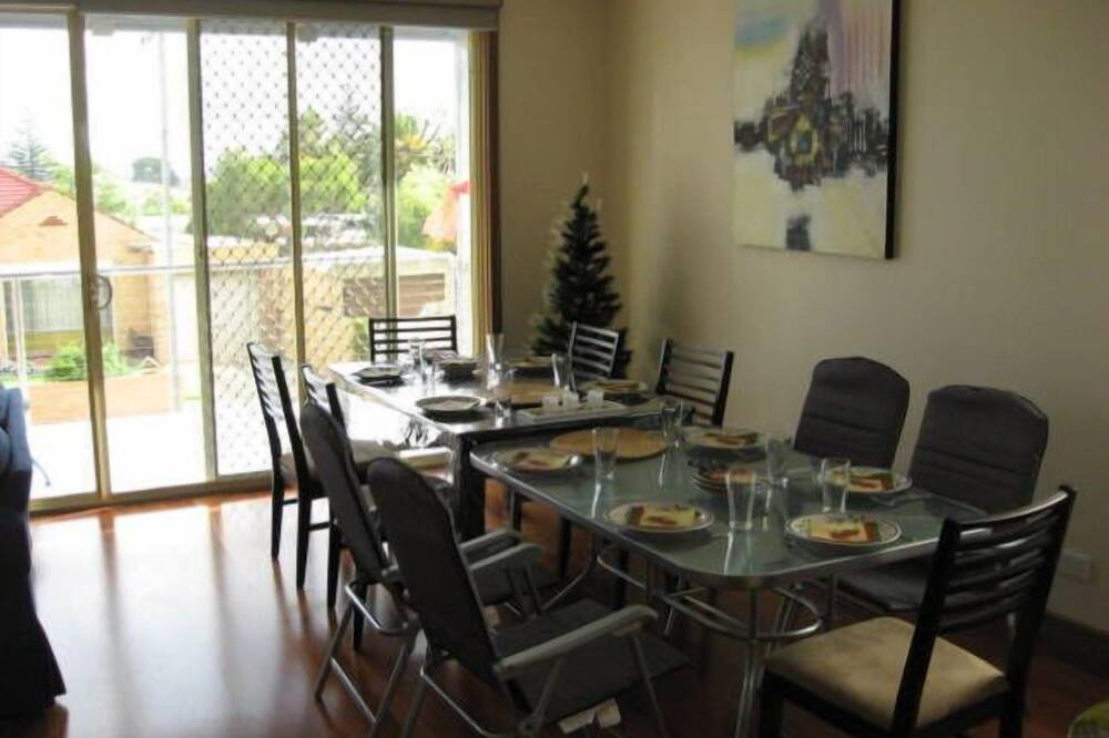 Photo of Kitchen in Largs North