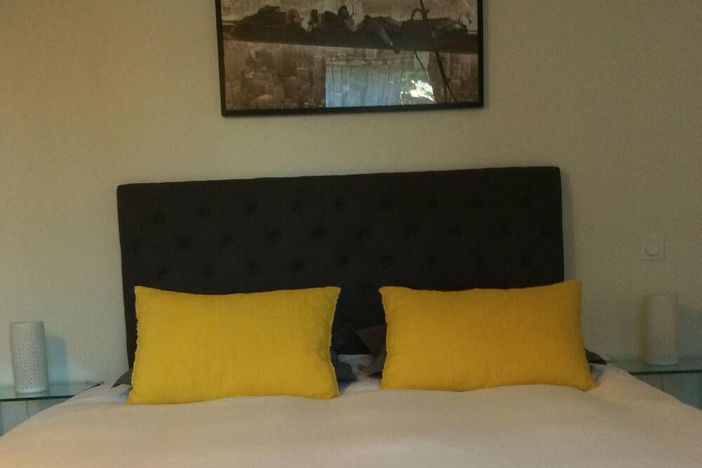 Photo of Bedroom in Falaise