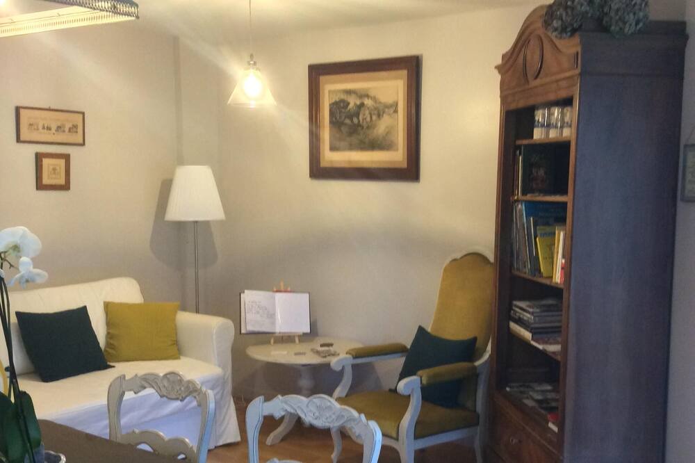 Photo of Livingroom in Falaise