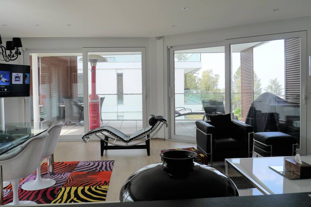Photo of Livingroom in Le Mont-sur-Lausanne