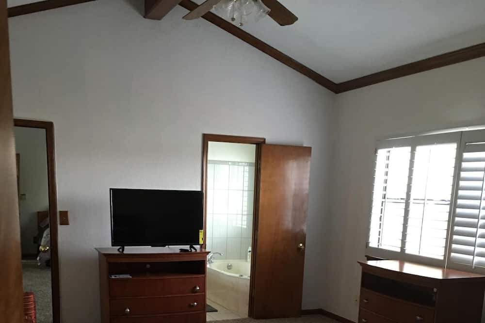 Photo of Bedroom in Biggs Field