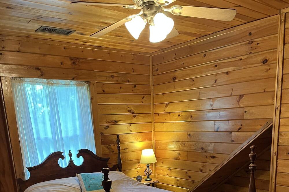 Photo of Bedroom in Goode