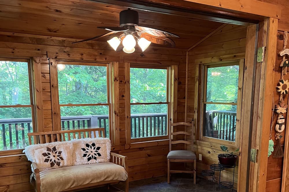 Photo of Bedroom in Goode