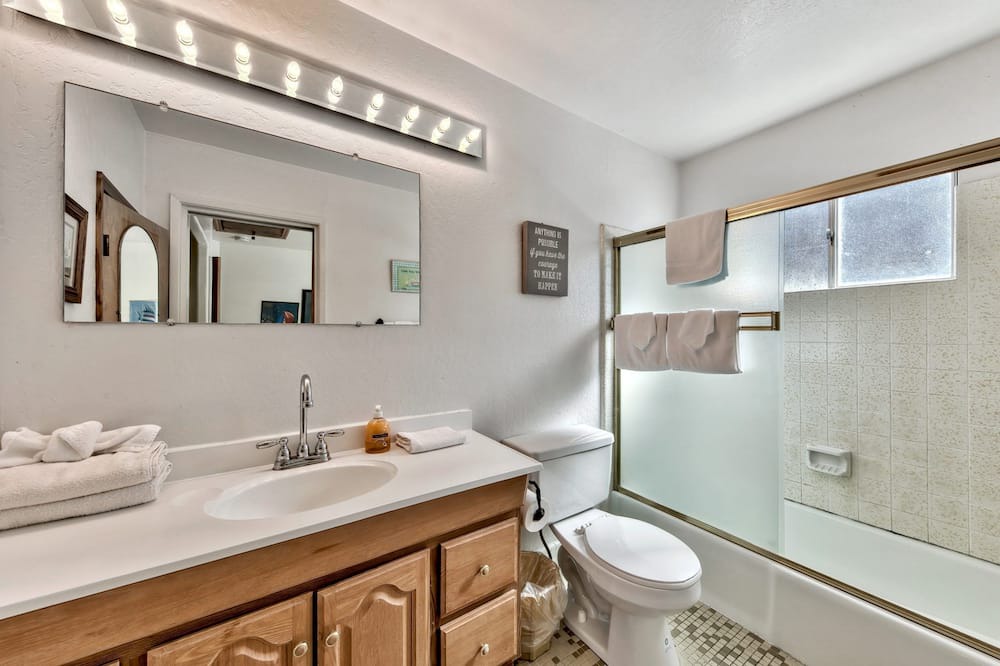 Photo of Bathroom in Lower Kingsbury