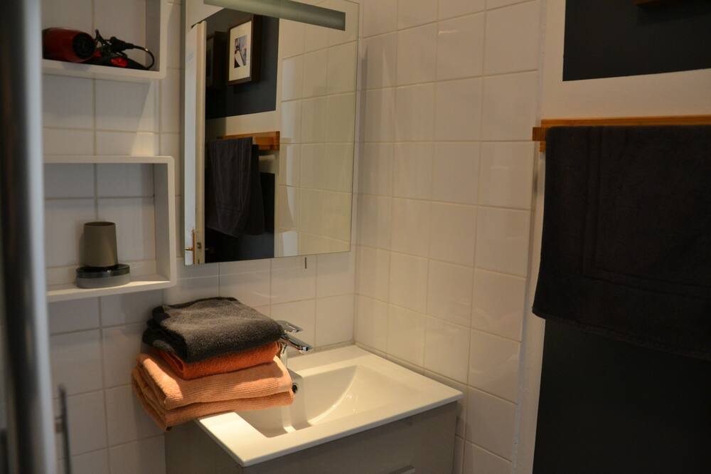 Photo of Bathroom in Sainte-Honorine-des-Pertes