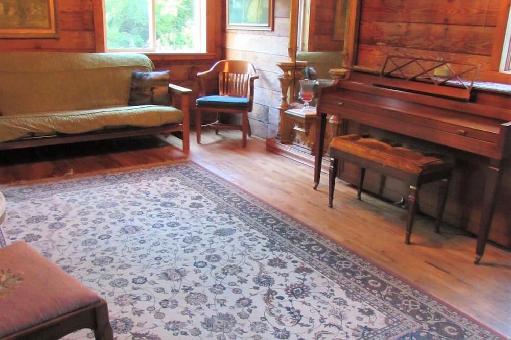 Photo of Bedroom in Langlois