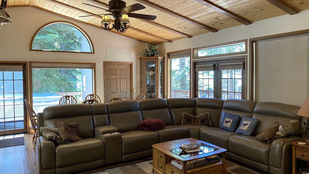 Photo of Livingroom in Lower Kingsbury