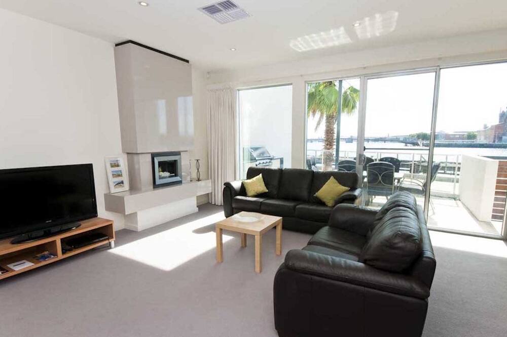 Photo of Livingroom in New Port