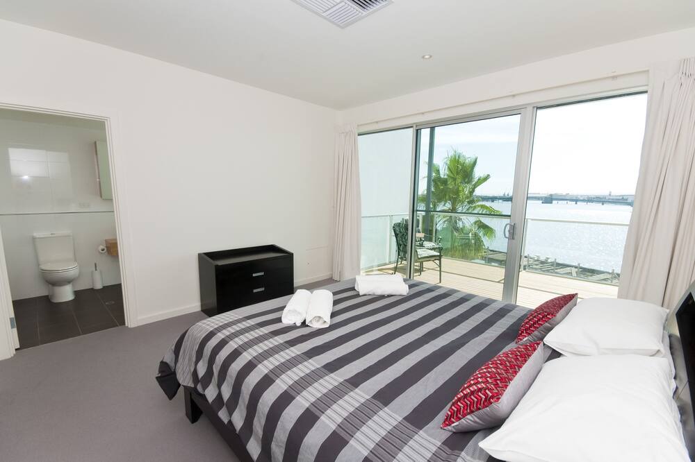 Photo of Bedroom in New Port