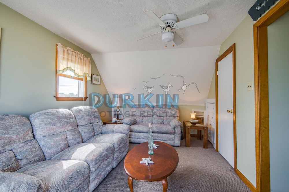 Photo of Livingroom in Eastward Look