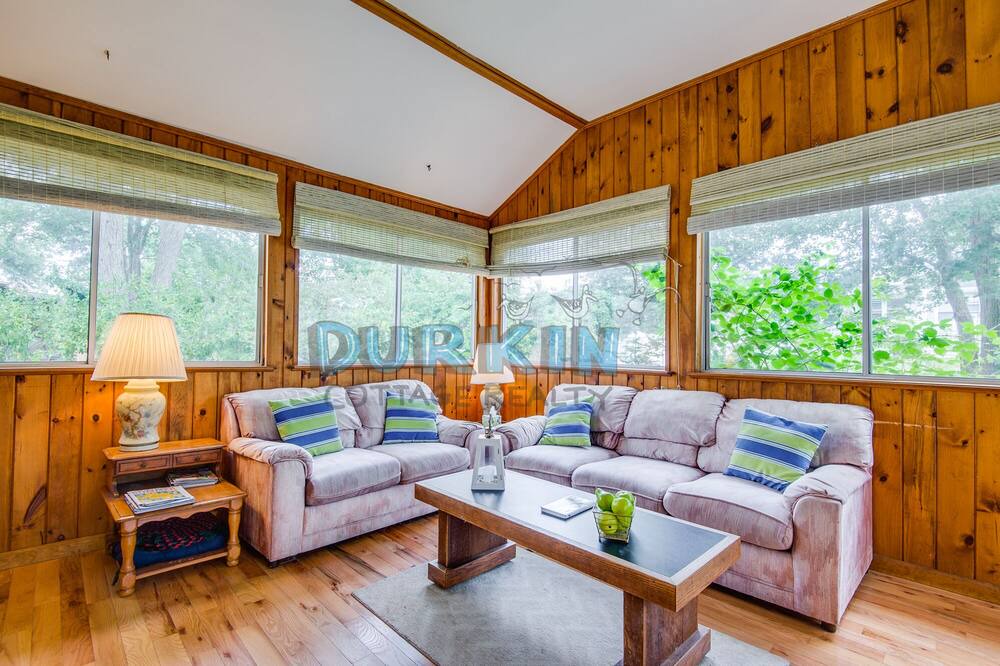 Photo of Livingroom in Narragansett