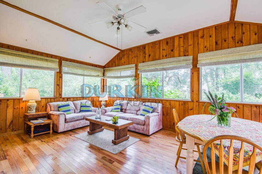Photo of Livingroom in Narragansett