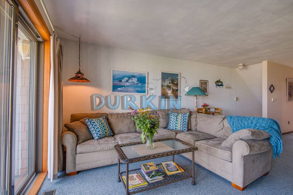 Photo of Livingroom in Eastward Look