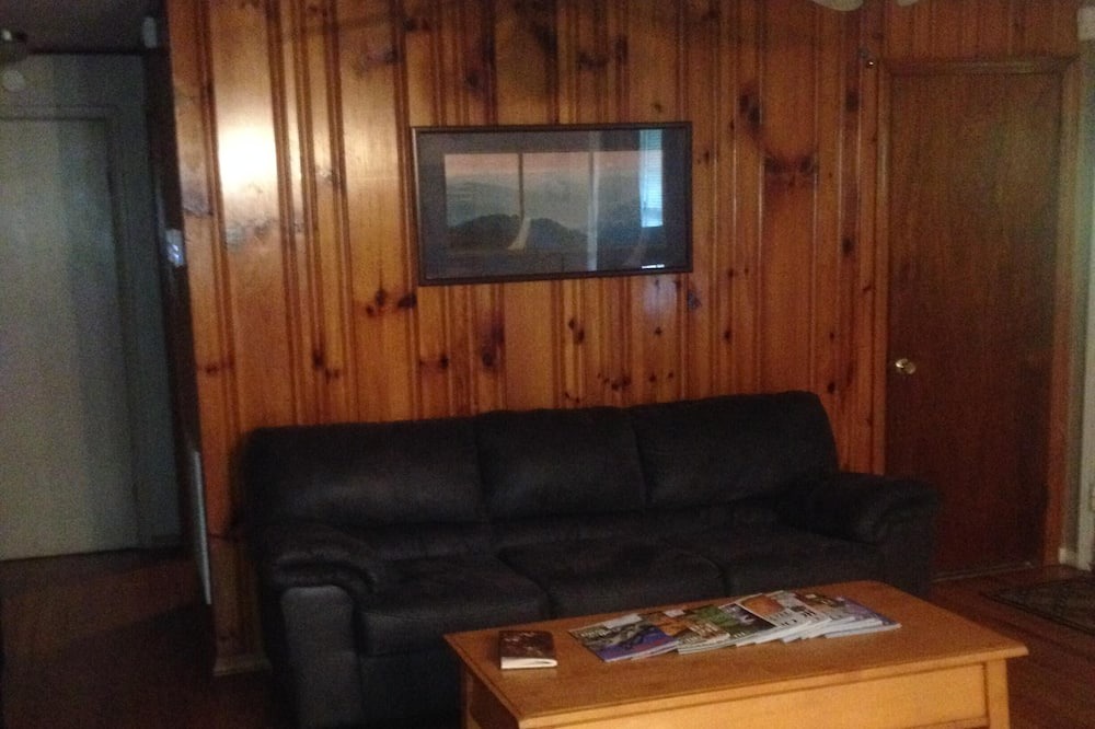 Photo of Bedroom in Robbinsville