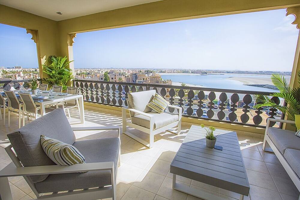 Photo of Patio Balcony in Al Hamra Village