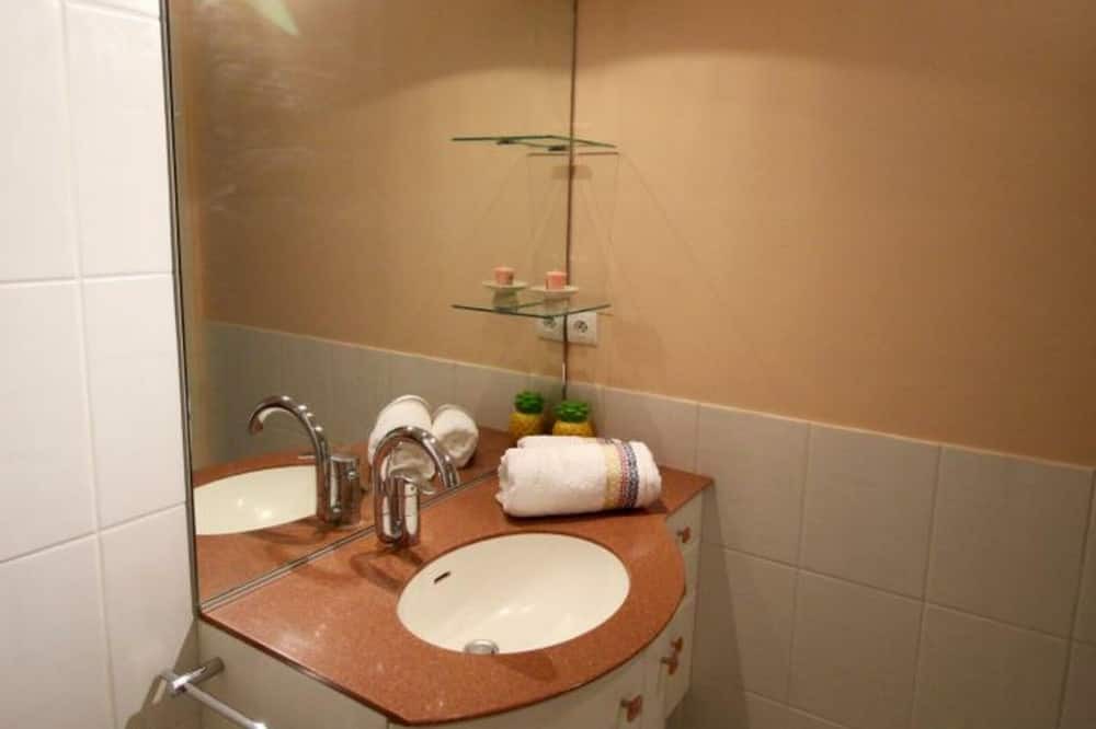 Photo of Bathroom in Contres