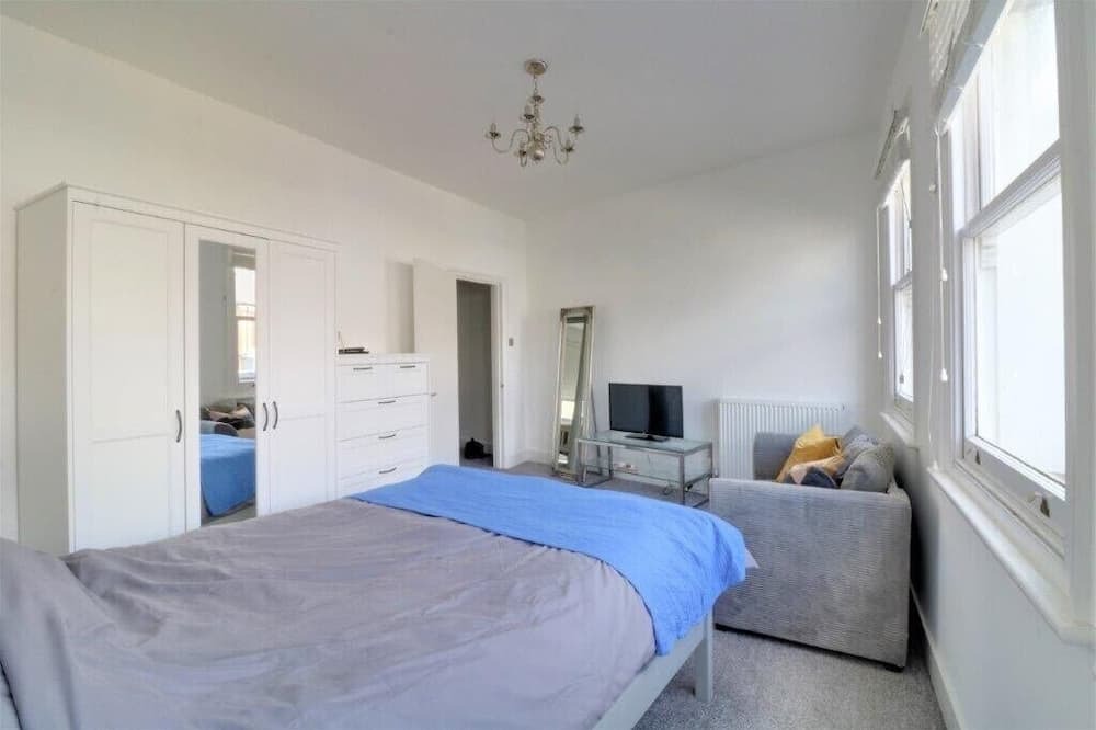 Photo of Bedroom in Southfields