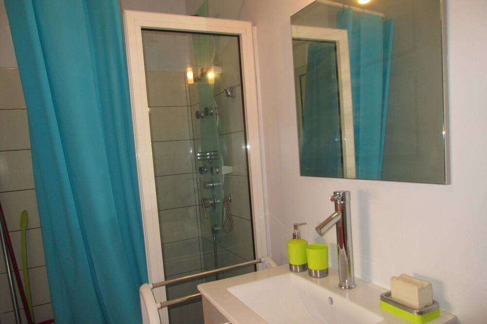 Photo of Bathroom in Bas du Fort