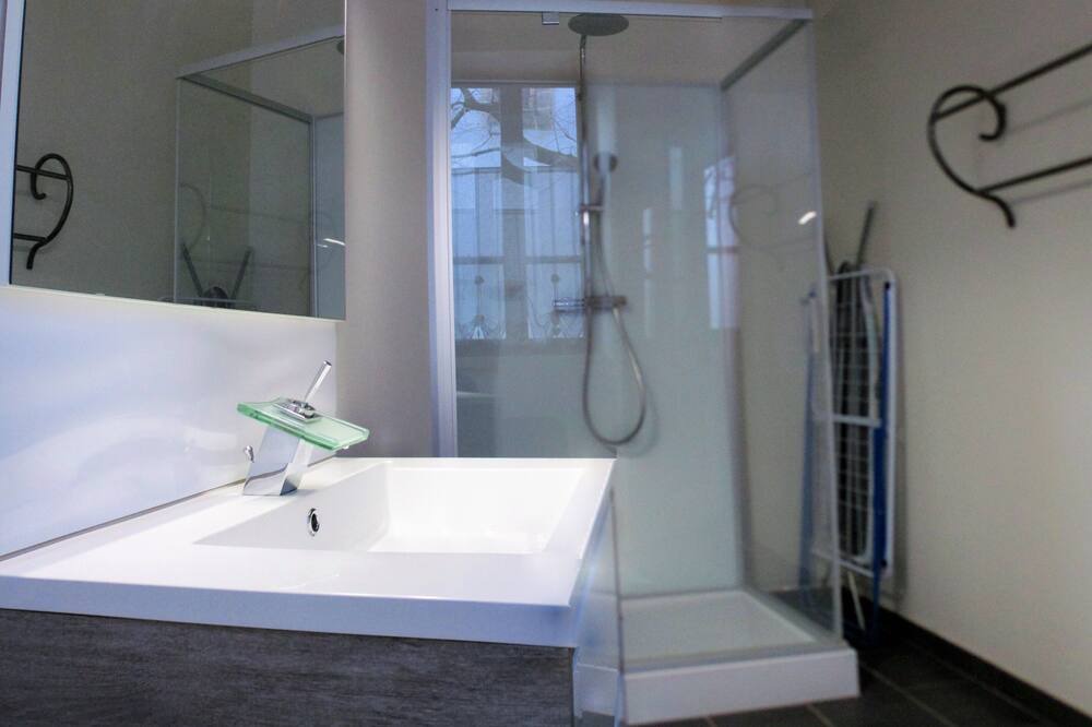 Photo of Bathroom in Millau
