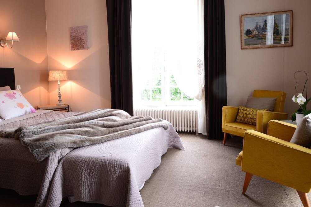 Photo of Bedroom in Josselin