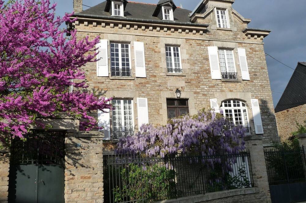 Photo of Outdoor in Josselin