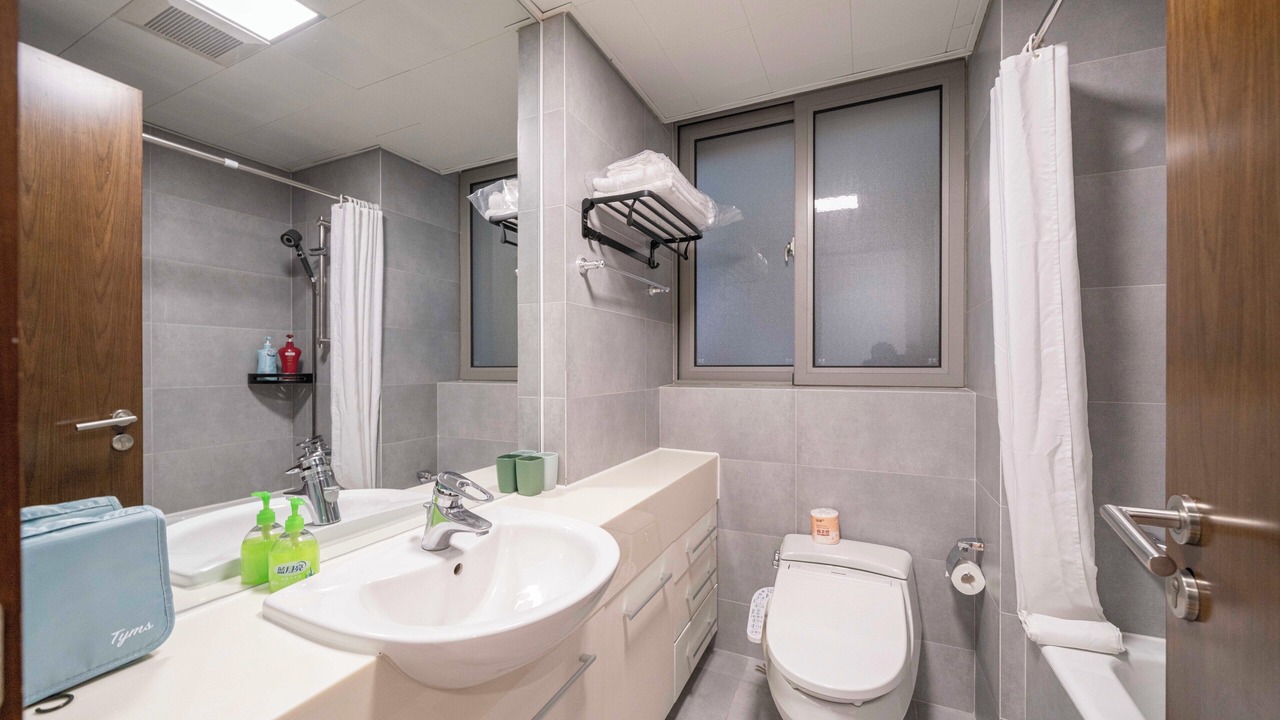 Photo of Bathroom in Xujiahui