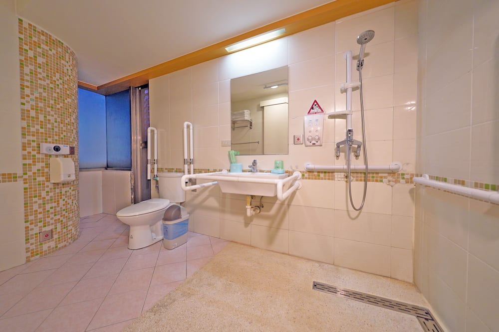 Photo of Bathroom in West District