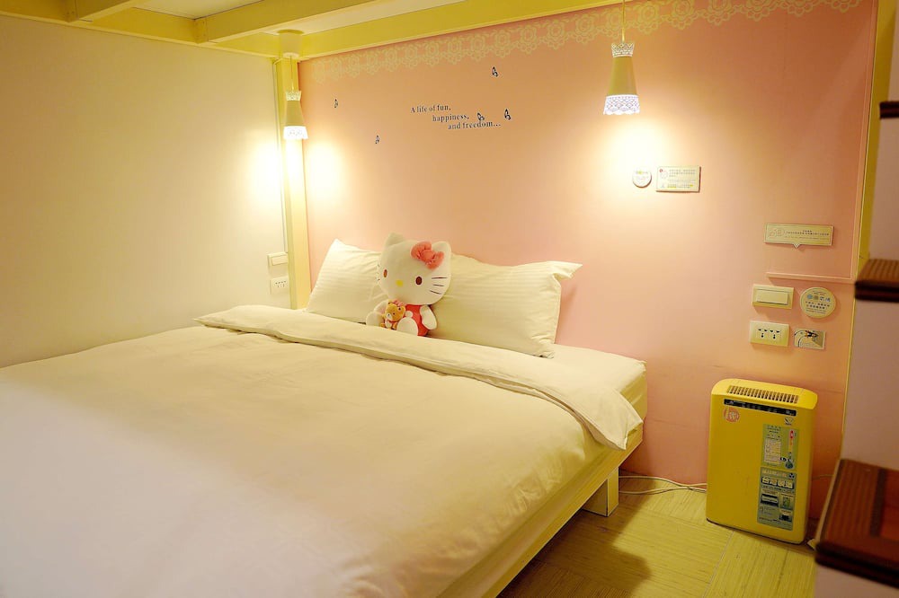 Photo of Bedroom in West District