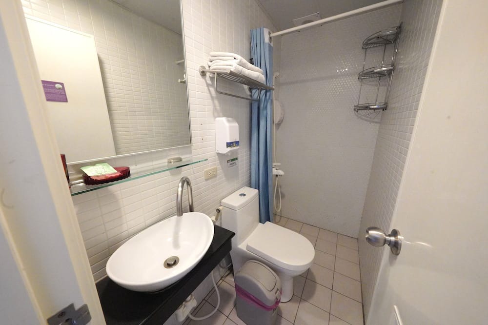 Photo of Bathroom in West District