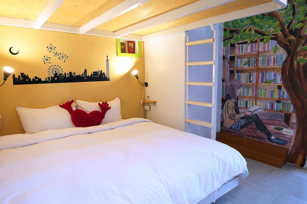 Photo of Bedroom in West District