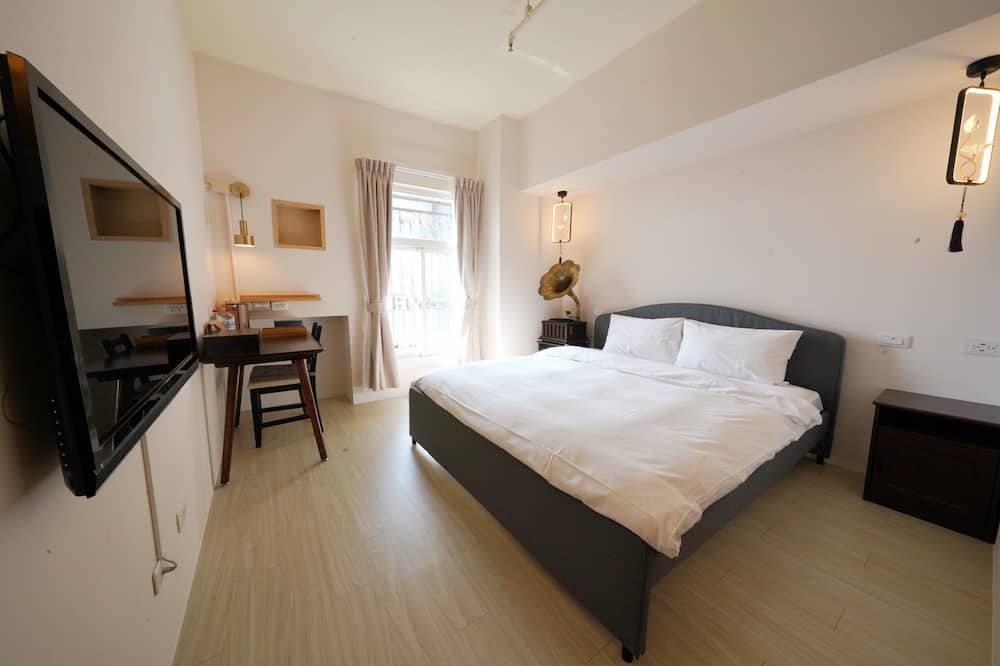 Photo of Bedroom in West District