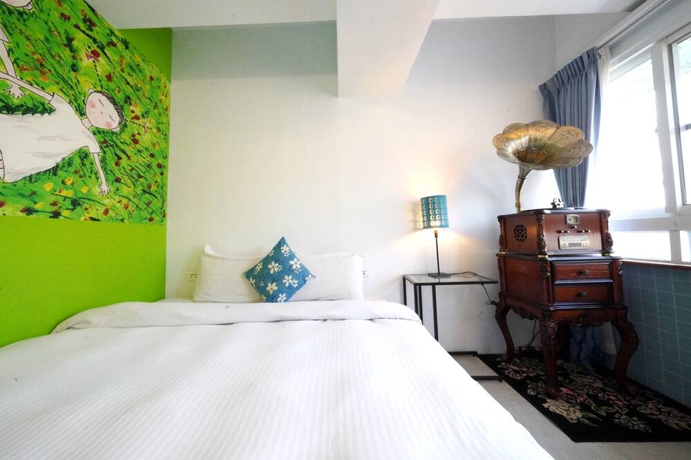 Photo of Bedroom in West District