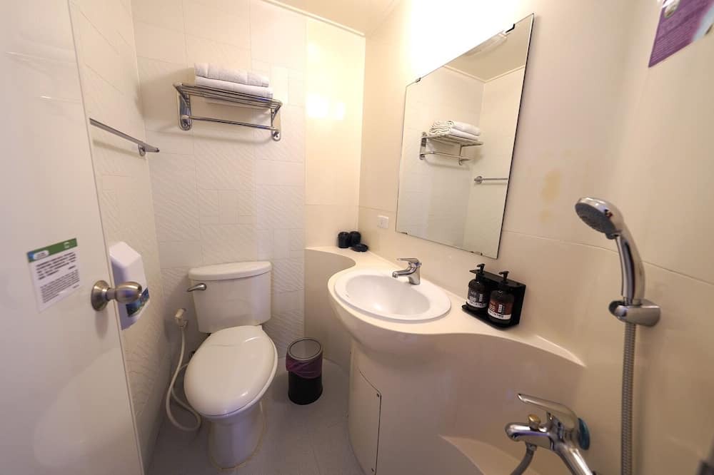 Photo of Bathroom in West District