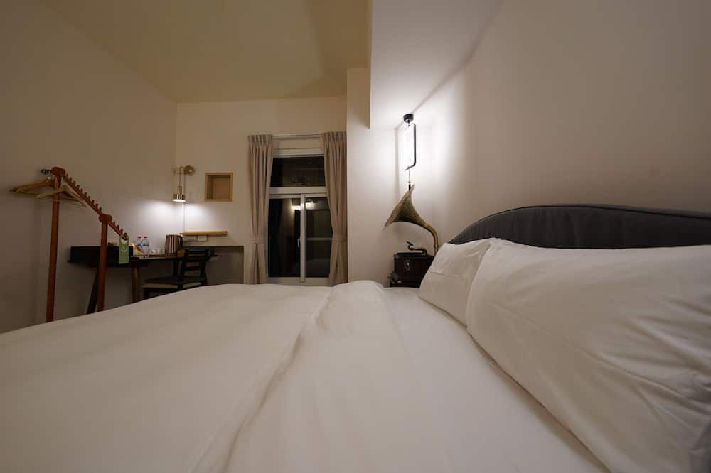 Photo of Bedroom in West District