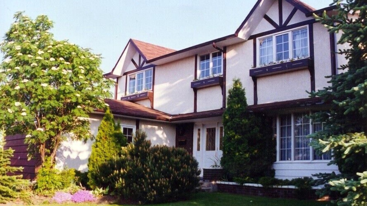 Photo of Buildings in South Lethbridge