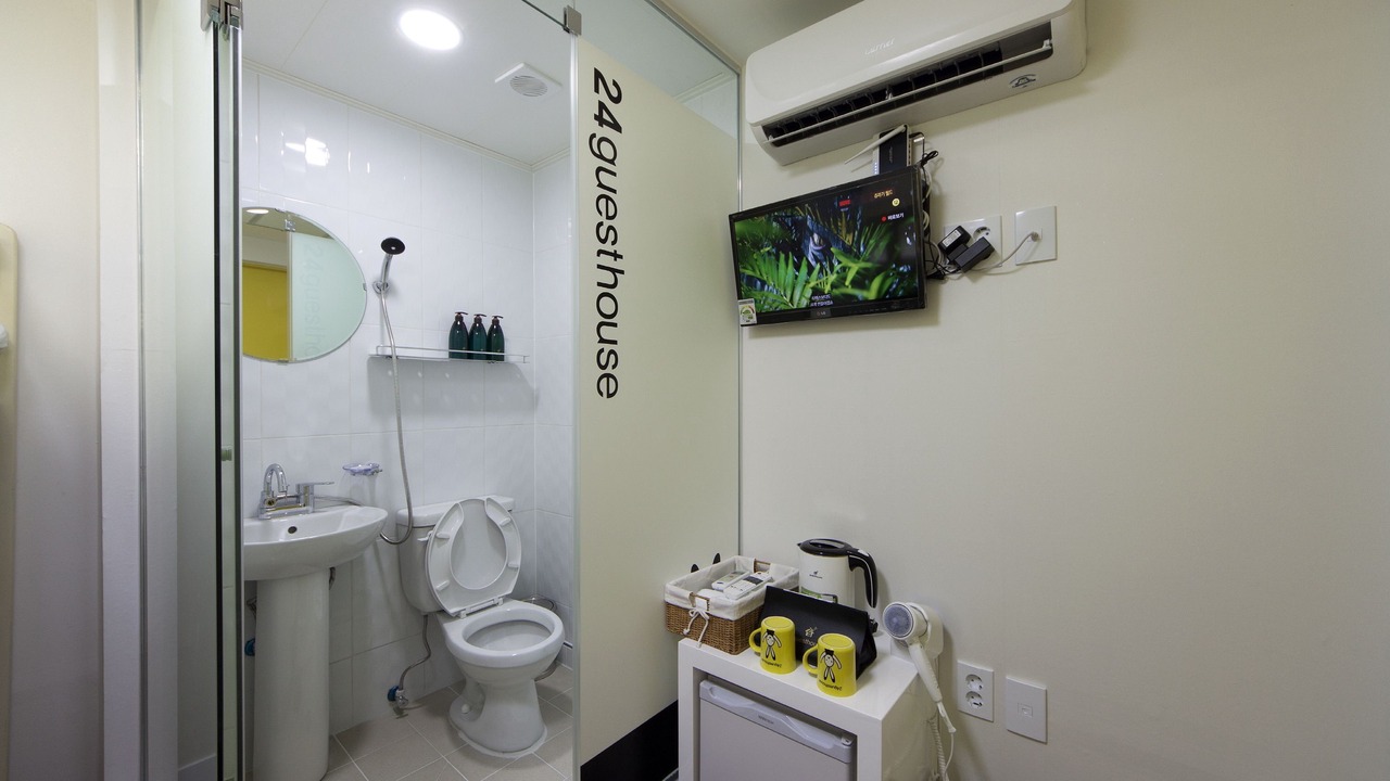 Photo of Bathroom in Hoehyeon-dong
