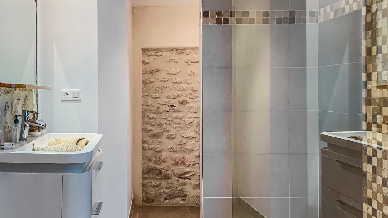 Photo of Bathroom in Limetz-Villez