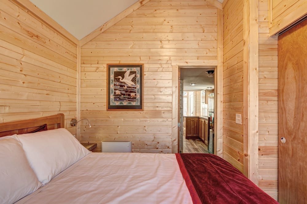 Photo of Bedroom in Bay City