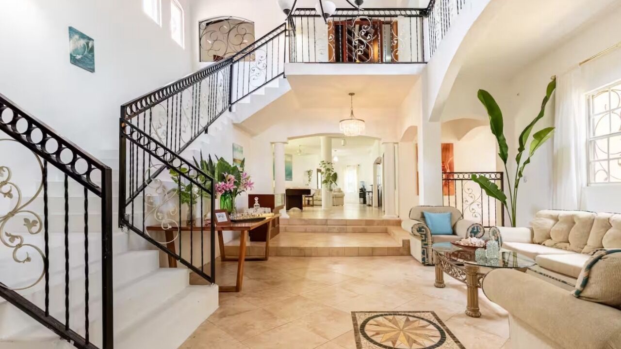 Photo of Livingroom in Runaway Bay