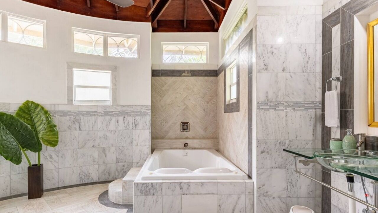 Photo of Bathroom in Runaway Bay