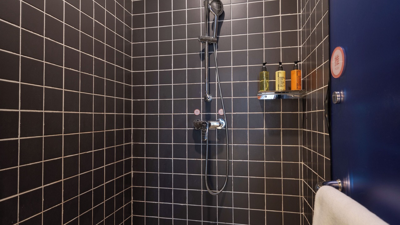 Photo of Bathroom in Zhongyuan District