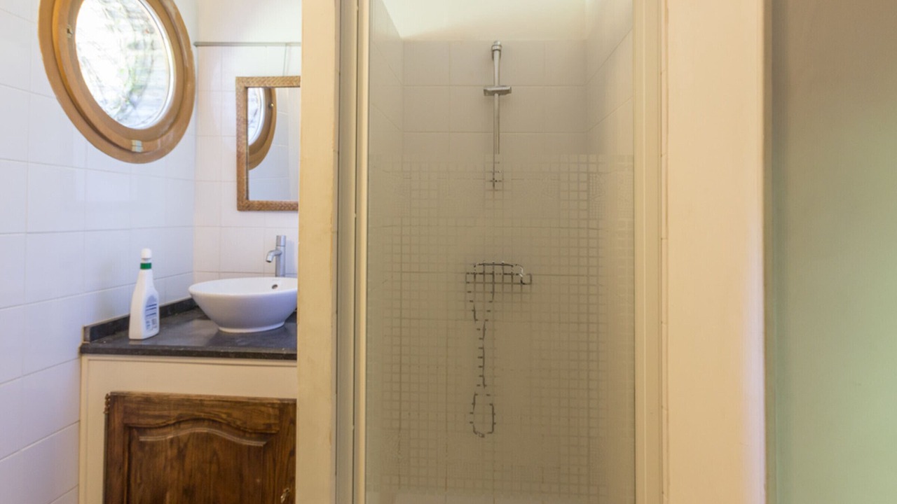 Photo of Bathroom in Raizeux
