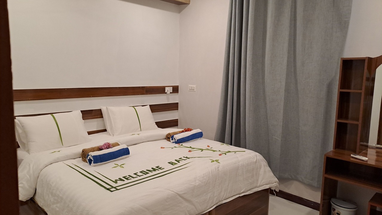 Photo of Bedroom in Omadhoo