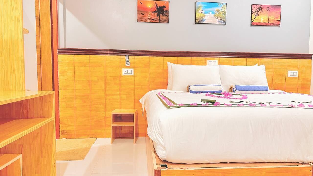 Photo of Bedroom in Omadhoo