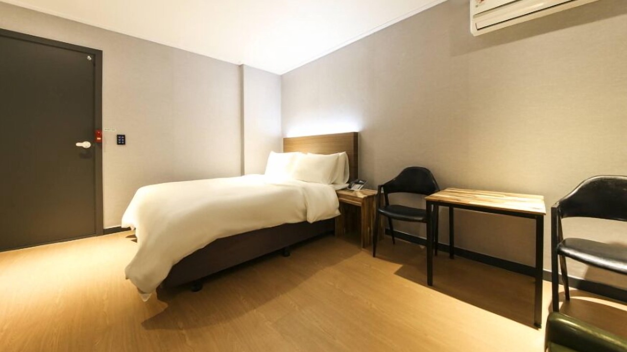 Photo of Bathroom in Gil-dong