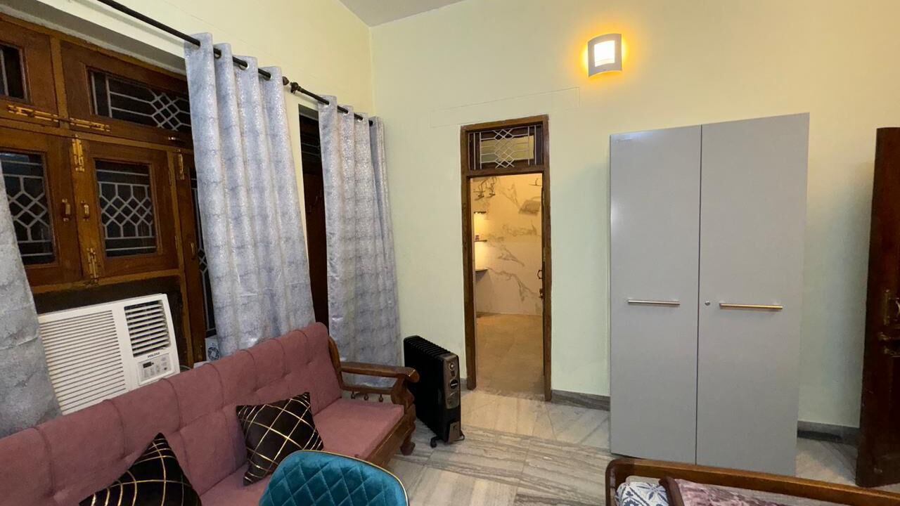 Photo of Bedroom in Civil Lines
